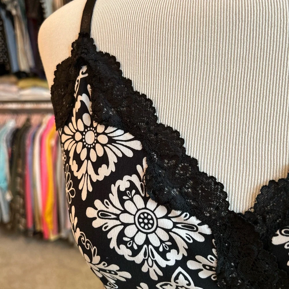 WHBM black and white Camisole Tank Small - Picture 5 of 7